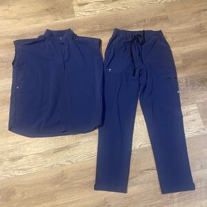 Navy Blue Mim Scrubset. Size small